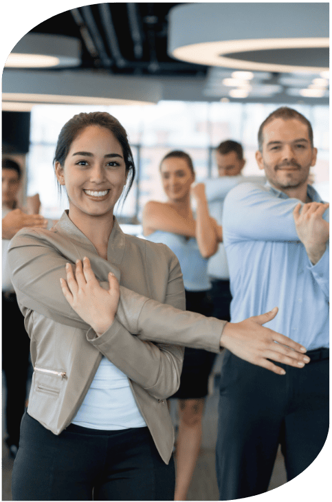 personne faisant des exercices en entreprise